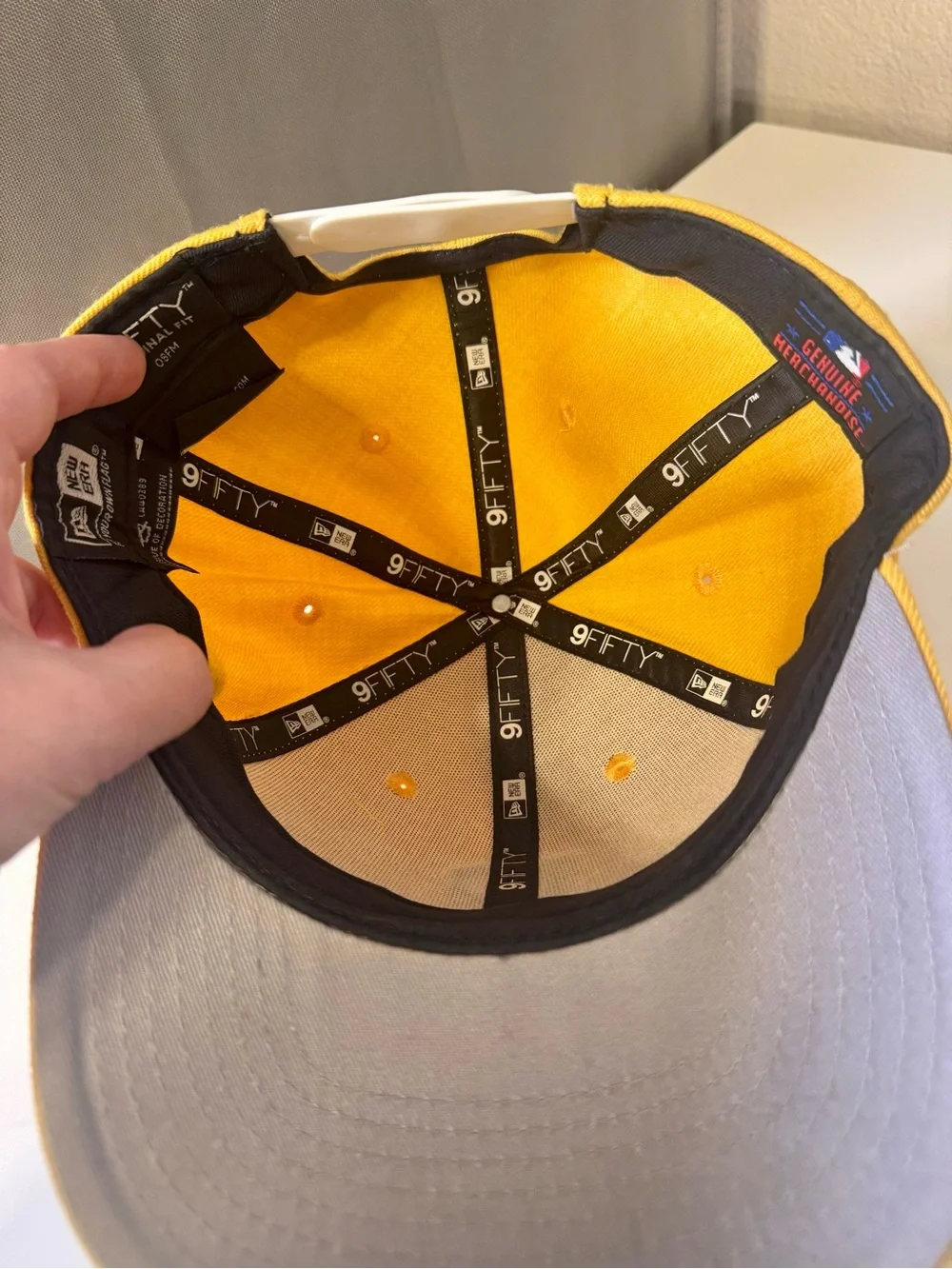 NWOT Pittsburg Pirates Yellow SnapBack Hat